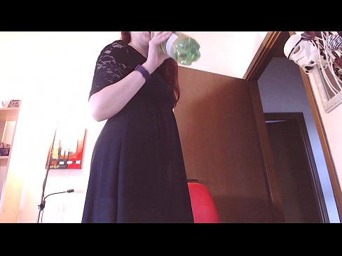 ❤️ Un escravo sumiso que adora as bragas sucias e deliciosas vese obrigado a masturbarse despois de ver este vídeo! ️ Super porno en nós ﹏