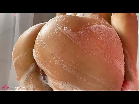 ❤️ Morena masturba o coño cun vibrador ata un orgasmo intenso na ducha ️ Super porno en nós ﹏