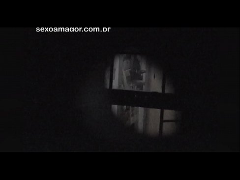 ❤️ Blondie é gravada en segredo por un voyeur do barrio escondido detrás de ladrillos ocos ️ Super porno en nós ﹏